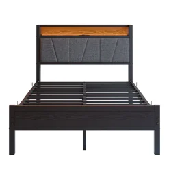 Lit 120x200 cm avec tête haute rembourrée et cadre métal, LED multicolores pilotables et station USB