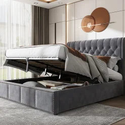 Lit 140x190 cm tapissé velours gris avec coffre de rangement et tête de lit 103 cm cloutée