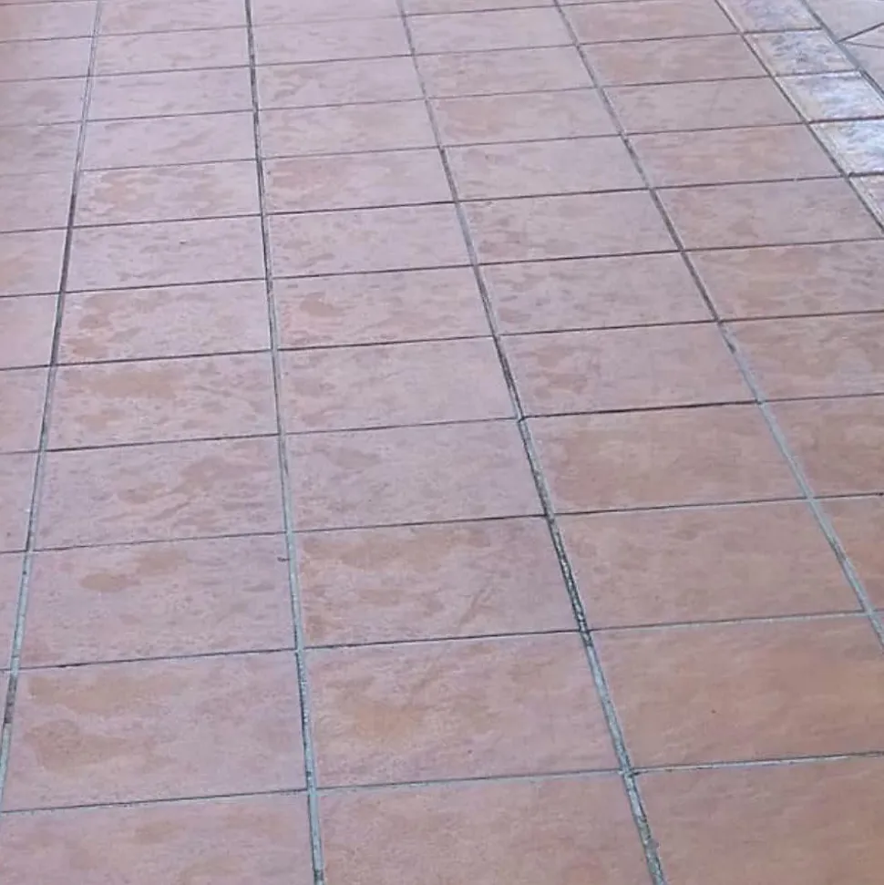 Nettoyant hydrofuge (5L) pour grès, pierre et béton. Élimine taches et les éclaboussures d'hydrofuges sur les surfaces poreuses