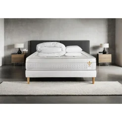 Pack sommier kit matelas Ressorts ensachés et mémoire de forme avec couette et oreillers