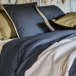 Parure de lit 3 pièces : housse 260x240 cm et taies 50x70 cm coton BRIXTON à rayures noires