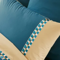 Parure de lit 3 pièces : housse 300x240 cm et taies 50x70 cm en percale de coton LINOA bleu cobalt