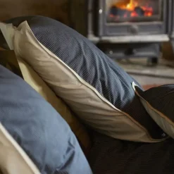 Parure de lit 2 pièces : housse 140x200 cm et taie 65x65 cm coton BRIXTON à rayures noires