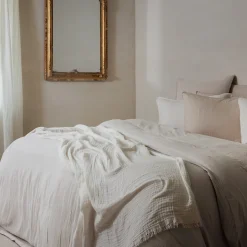 Parure de lit 3 pièces 240x220 cm et 65x65 cm mousseline de coton MILOS beige ficelle