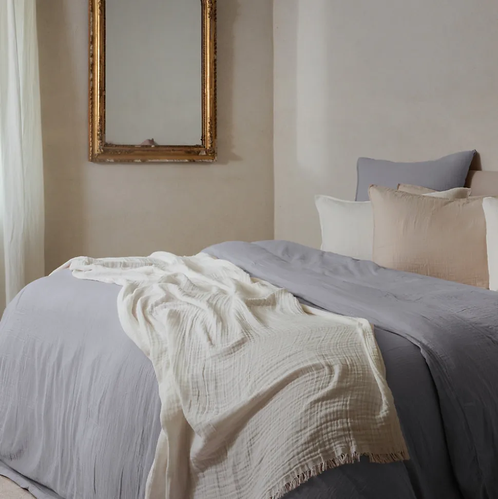 Parure de lit 3 pièces 260x240 cm et 50x70 cm mousseline de coton MILOS gris cendre