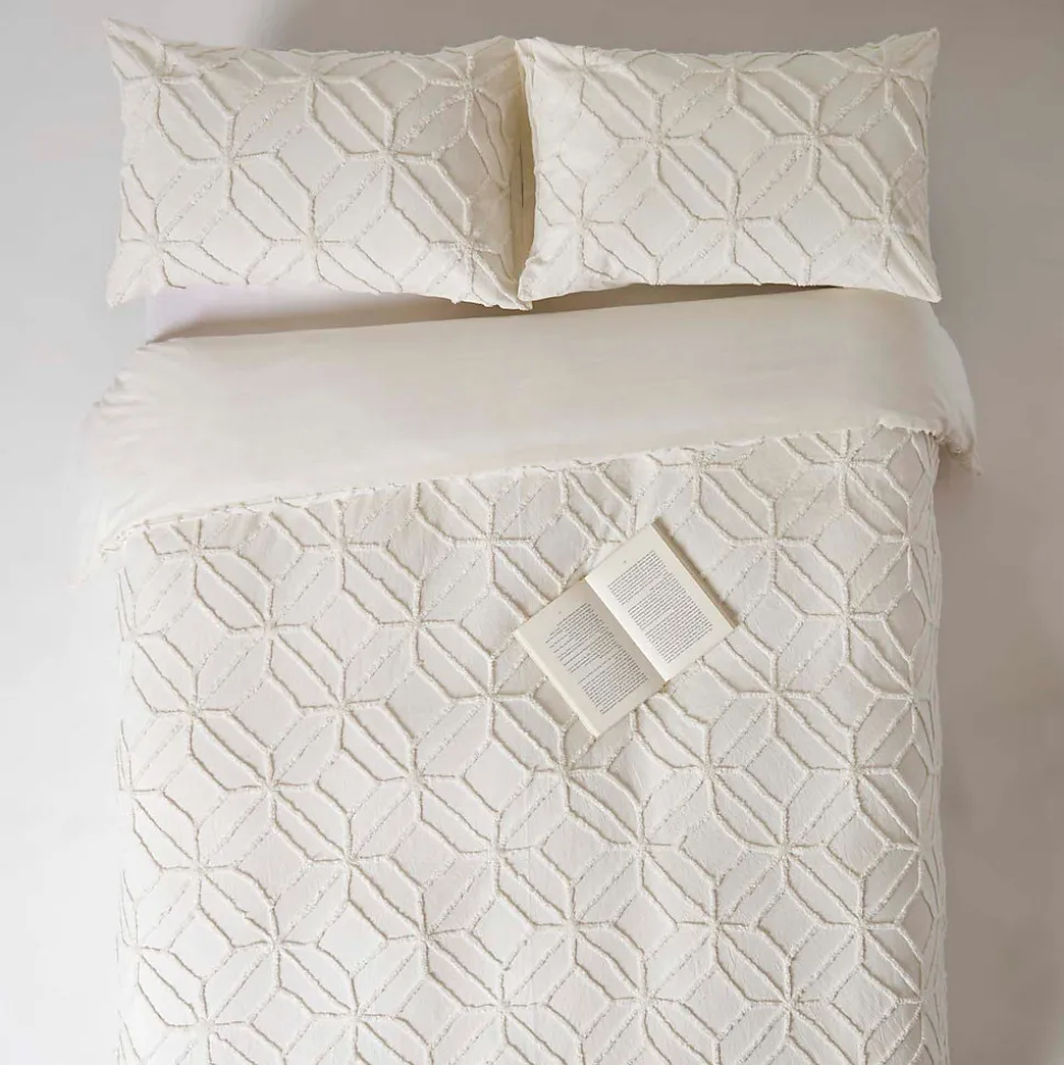 Parure de lit blanche tuftée à motif géométrique, 260x220cm - HOMESCAPES