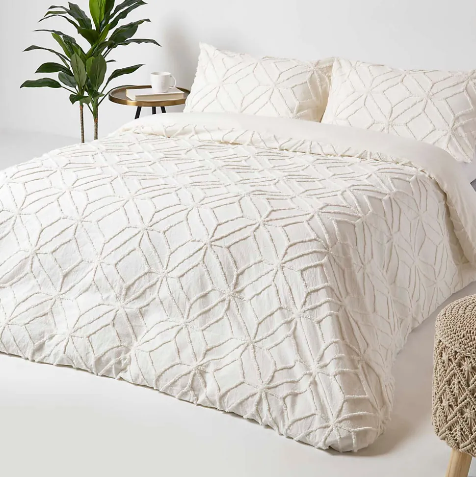 Parure de lit blanche tuftée à motif géométrique, 260x220cm - HOMESCAPES