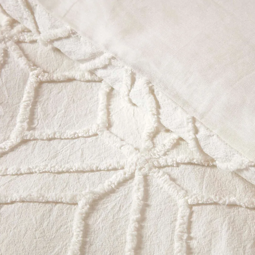 Parure de lit blanche tuftée à motif géométrique, 260x220cm - HOMESCAPES