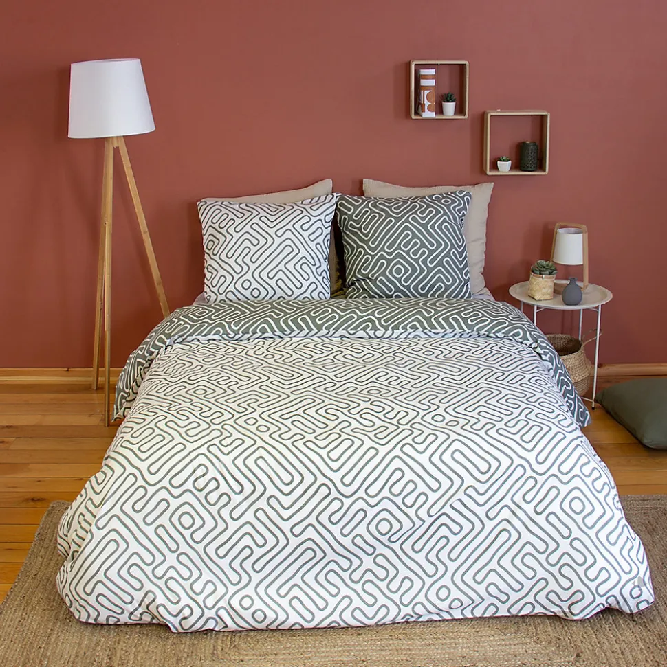 Parure de lit 240x220 cm en microfibre PARCHEMIN vert motif graphique 3 pièces