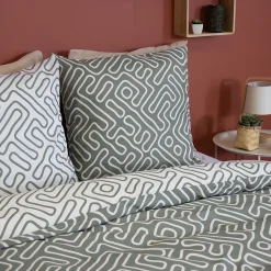 Parure de lit 240x220 cm en microfibre PARCHEMIN vert motif graphique 3 pièces