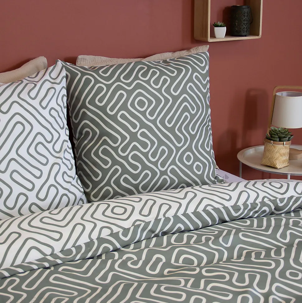 Parure de lit 240x220 cm en microfibre PARCHEMIN vert motif graphique 3 pièces