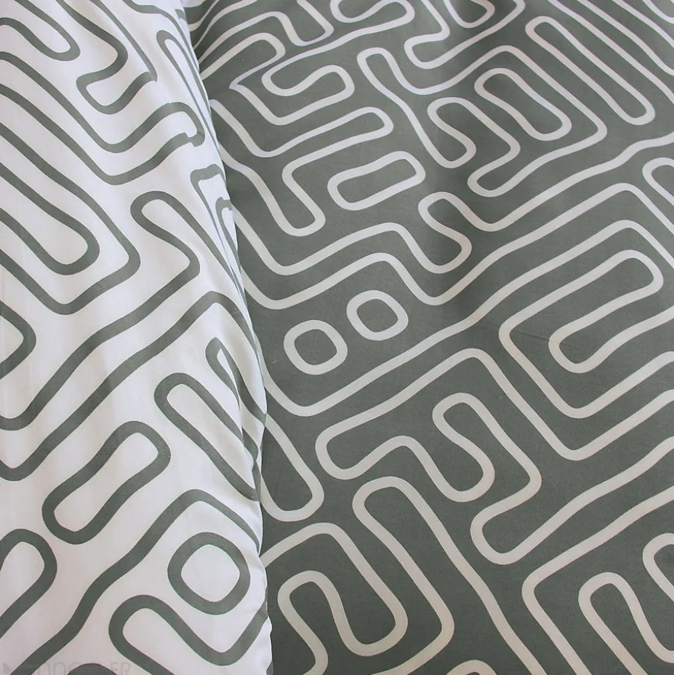 Parure de lit 240x220 cm en microfibre PARCHEMIN vert motif graphique 3 pièces