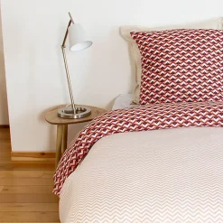 Parure de lit 140x200 cm en microfibre TIAGOH rouge motif géométrique 2 pièces