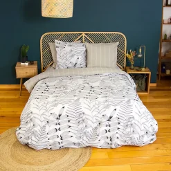 Parure de lit 260x240 cm pur coton ALIX motif végétation blanc et noir 3 pièces