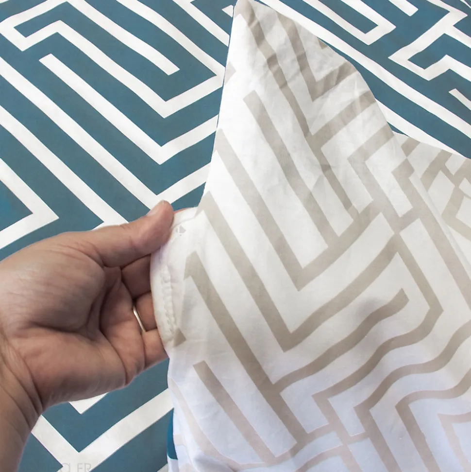 Parure de lit 240x220 cm pur coton PHOSY motif géométrique bleu 3 pièces