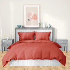 Parure de lit 260x240 cm satin de coton SAPRI rouge sienne 3 pièces