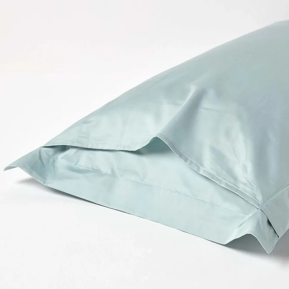 Taie d'oreiller à volants bleu givré en coton égyptien bio 400 fils, 50x75 cm - HOMESCAPES