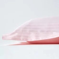 Taie d'oreiller à  volants rose satin rayé en coton égyptien 330 fils, 50x75 cm - HOMESCAPES