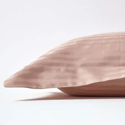 Taie d'oreiller à  volants taupe satin rayé en coton égyptien 330 fils, 50x75 cm - HOMESCAPES