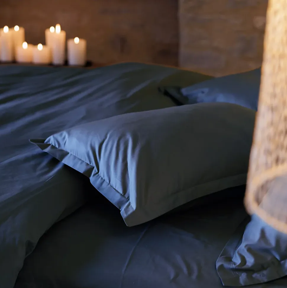 Taie d'oreiller volants plats 50x70 cm percale MANOIR bleu Marine