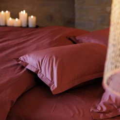 Taie d'oreiller volants plats 50x70 cm percale MANOIR rouge Carmin
